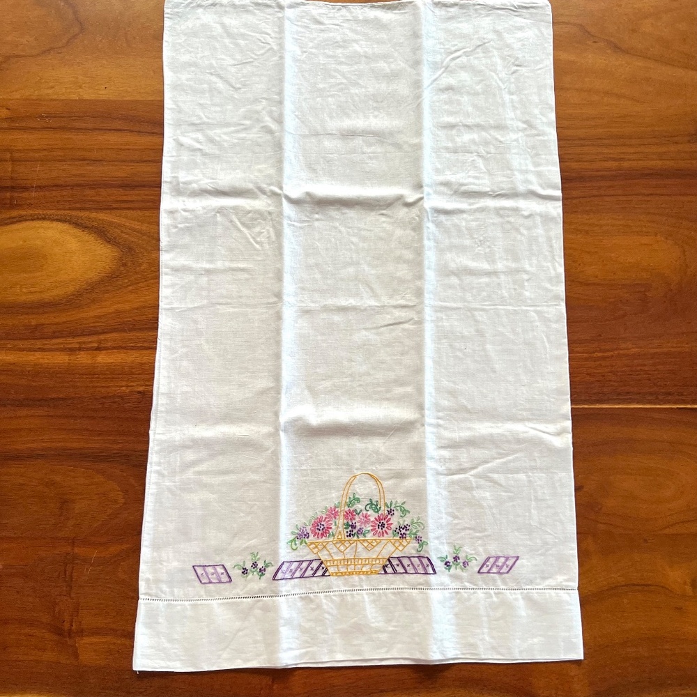 VTG 3PC Embroidered Pillowcases - Picture 2 of 9